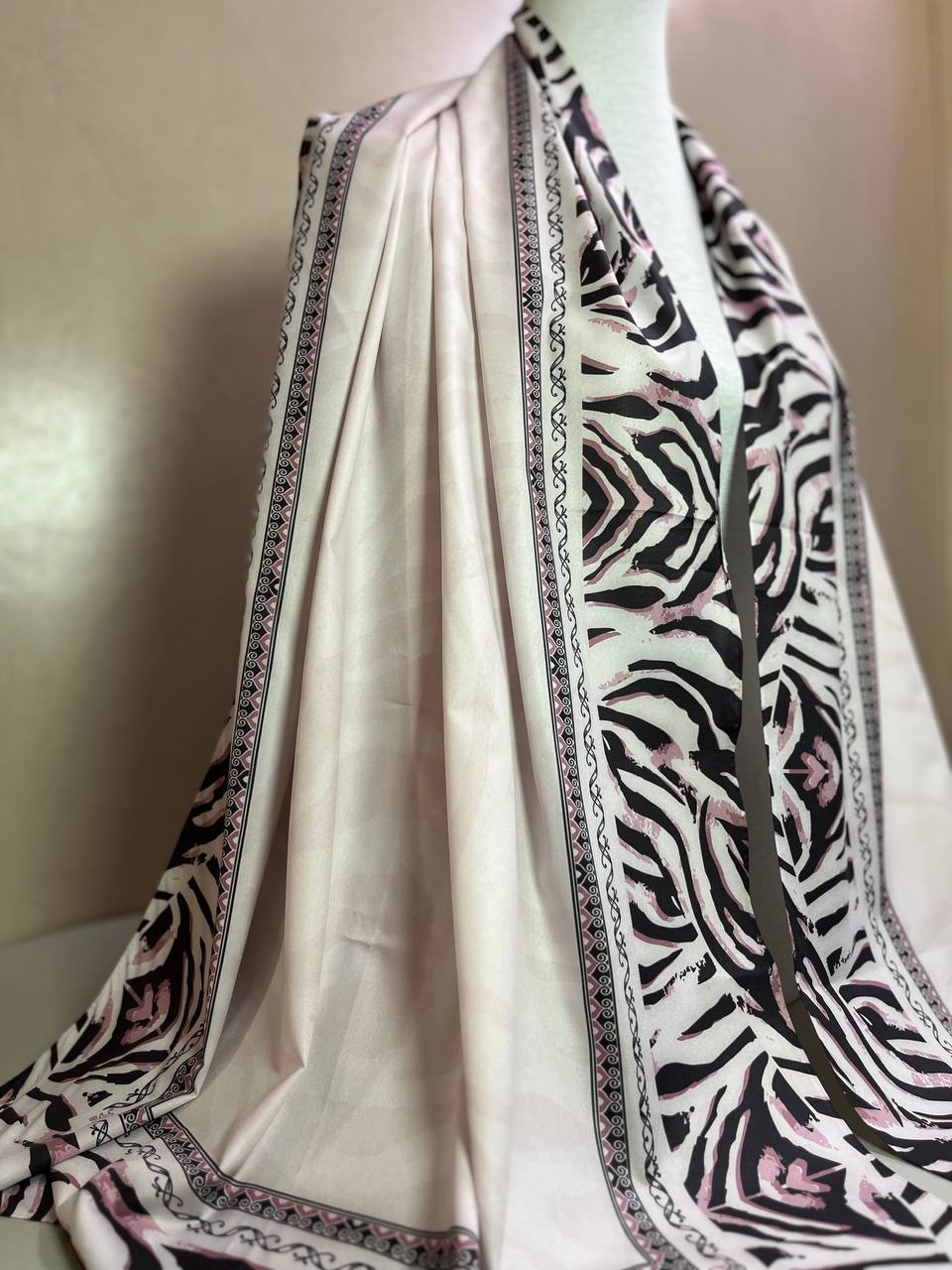 Queen Hijab Mit Muster
